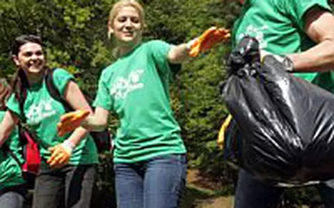Amalia Enache a facut curat alaturi de voluntarii MaiMultVerde