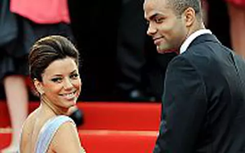 Eva Longoria se muta in Franta
