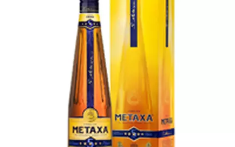 Metaxa sarbatoreste 120 de ani de existenta si schimba designul ambalajului de Metaxa 5*