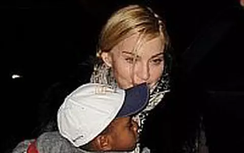 E oficial! Madonna o poate adopta pe Mercy