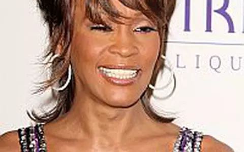 Whitney Houston revine! - VIDEO