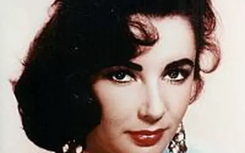 Elizabeth Taylor, internata in spital