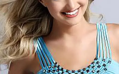 Miss Universe Romania 2009 l-a cunoscut pe Hugh Hefner