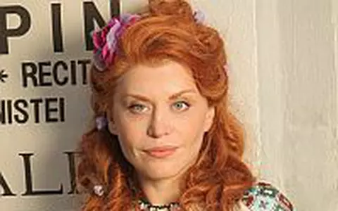 Loredana, in rolul unei celebre cantarete din Micul Paris