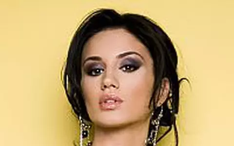 Geanina Varga, prezentatoarea sexy a stirilor sportive de la Prima TV