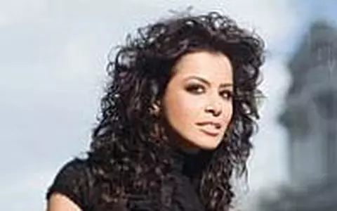 Simona Patruleasa prezinta principalul jurnal de stiri Kanal D