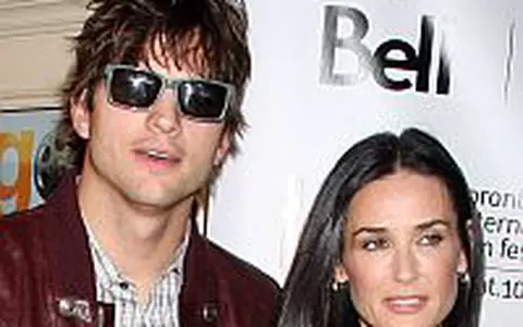 Demi Moore si Asthon Kutcher la Festivalul de film de la Toronto