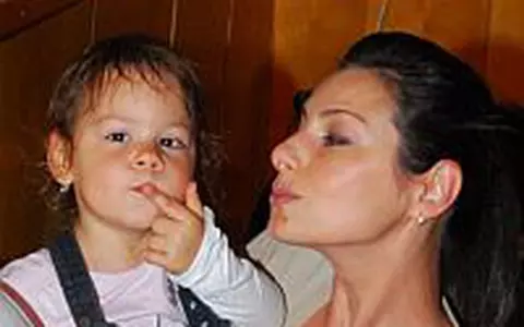 Livia Dila si-a retrait visurile din copilarie
