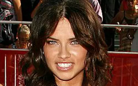 Adriana Lima a nascut o fetita