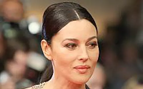 Monica Bellucci este insarcinata in 3 luni