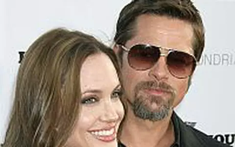 Brad Pitt si Angelina Jolie - Celebri si generosi