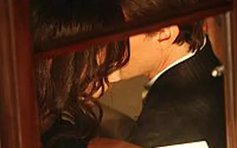 Tom Cruise, surprins sarutandu-se cu Cameron Diaz