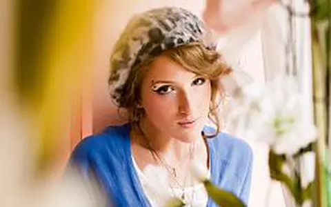 Amfitrion Corina Vladescu