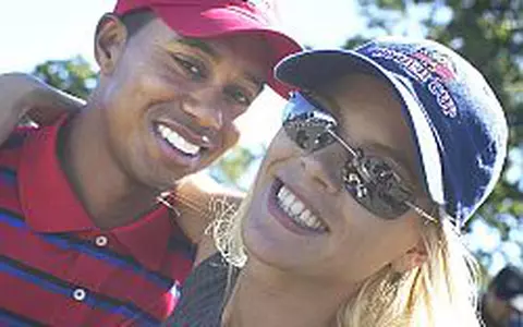 Tiger Woods ii ofera 300 de milioane $ sotiei sale