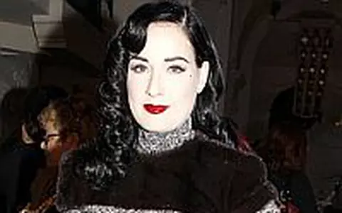 Dita Von Teese la show-ul Gaultier