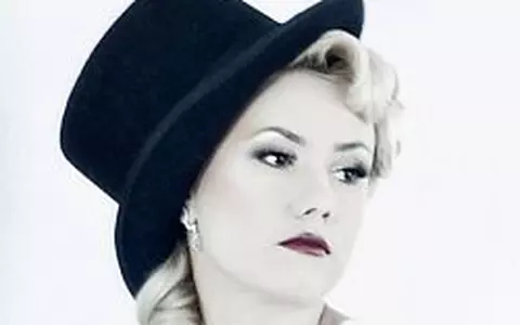 Oana Ionita - retro girl