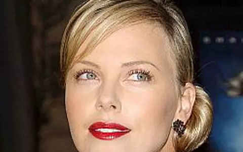 Charlize Theron s-a despartit de iubitul ei