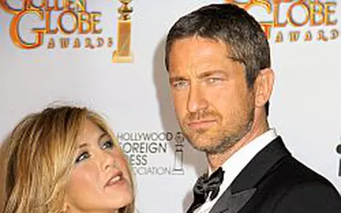 Jennifer Aniston si-a facut ziua alaturi de Gerard Butler