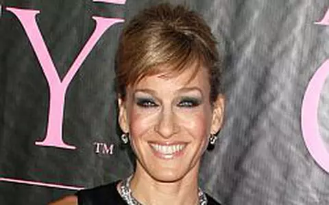 Vedete in haine create de Alexander McQueen