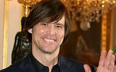 La 47 de ani, Jim Carrey e bunic!