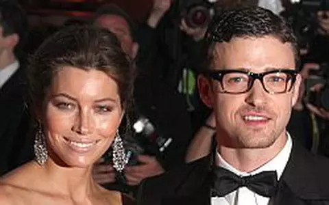 Justin Timberlake o iubeste din nou pe Jessica Biel