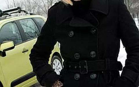 Dana Rogoz - In parc cu Citroen C3 Picasso
