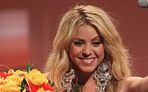 Shakira isi doreste un copil