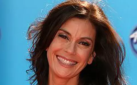 Teri Hatcher - Sexy pe plaja in Hawaii