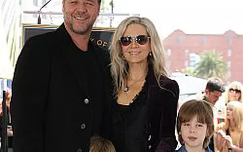 Russell Crowe are stea pe Walk of Fame