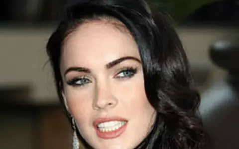 Megan Fox s-a logodit din nou...