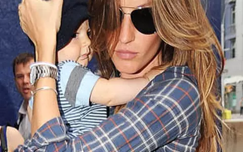 Gisele Bundchen si-a botezat baietelul