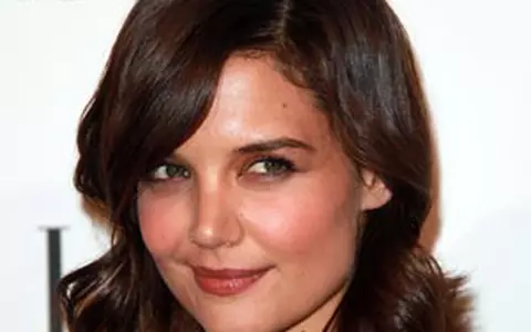 Katie Holmes in rolul lui Jackie Kennedy Onassis