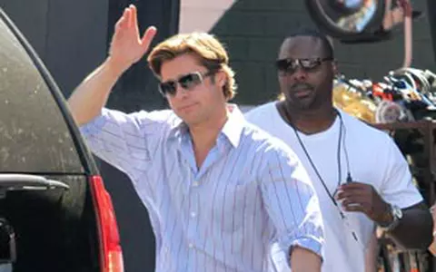 Brad Pitt, salutari de pe platourile de filmare