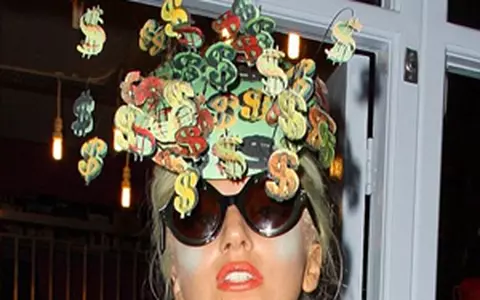 Lady Gaga - Aparitie de senzatie la Londra