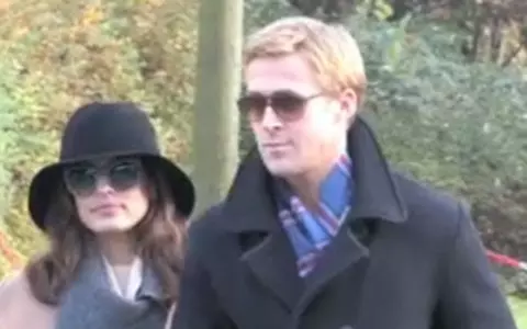 Eva Mendez si Ryan Gosling - plimbare romantica prin Paris