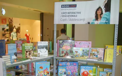 Caravana BookLand ajunge la Arad