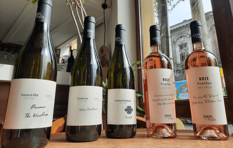 „Vinul tău din via ta”: Chardonnay 2021 de la Crama „1000 de Chipuri” / De ce să cumperi doar o sticlă, când poți avea tot butașul?