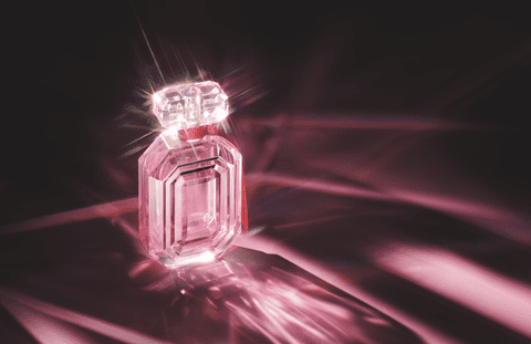 Victoria's Secret dezvăluie „Bombshell Magic”: un parfum pentru sezonul festiv 