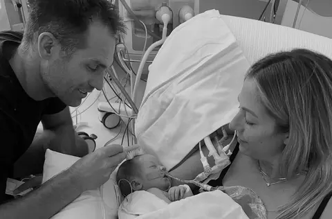 Două vedete dintr-un celebru reality show, tribut emoționant pentru fiica lor, Billie, care a murit la 10 zile după naștere. "A fost mult prea bună pentru această lume!"