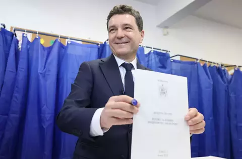 Nicușor Dan e noul președinte al României. După numărarea a peste 10 milioane de voturi, Nicușor Dan are 54,30 la sută și nu mai poate pierde victoria