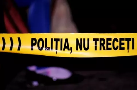 Un tată și fiul său au murit după ce s-au aruncat de la etajul 10 al unui bloc din Arad. Veniseră din Vaslui pentru a închiria un apartament