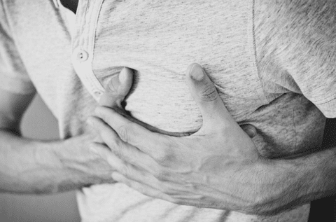 Semnul banal care apare cu o zi înainte de infarct. Avertismentul ignorat de mii de români