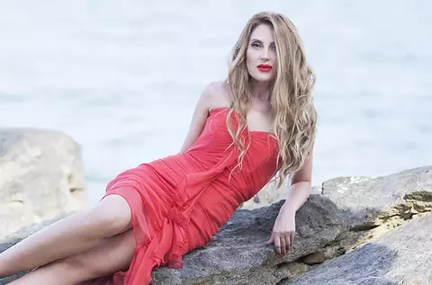 4 modele de rochii de mătase naturală pe care să le porți la evenimentele din vara asta
