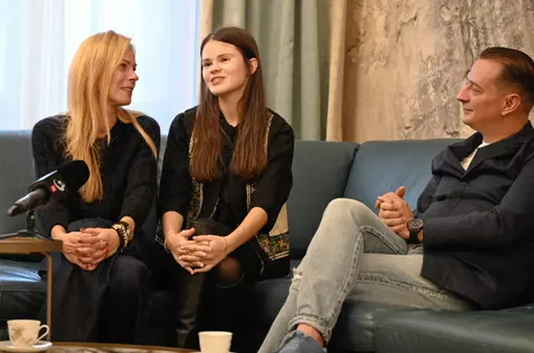 Cine este soția lui Daniel Băluță, candidatul PSD pentru Primăria București. Andreea-Mihaela Băluță s-a îndrăgostit în studenție de el: "M-a cucerit cu o pereche de șosete"