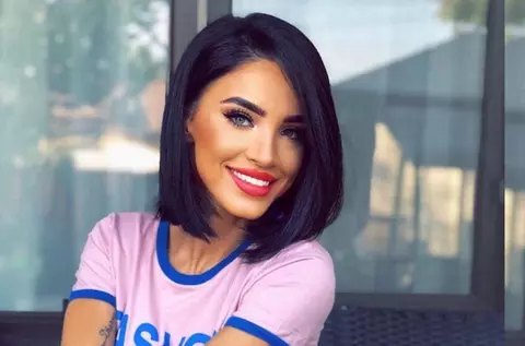 Adelina Pestrițu, despre banii pe care îi câștigă pe rețelele de socializare, unde este urmărită de 2 milioane de oameni: "Trebuie să iei în calcul și celelalte atribuții"