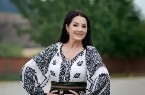 Angela Rusu dezvăluie că a fost bătută crunt de al treilea soț: "După prima palmă, au urmat bătăile. Am fost lovită cu capul de tocul ușii, pumni în coaste, în burtă, târâtă prin casă". De ce nu a divorțat imediat