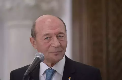 Traian Băsescu, critici la adresa Guvernului Bolojan: "Oriunde se mișcă românul, îl izbeşte o taxă crescută. Cred că s-a greşit foarte mult cu această soluţie"