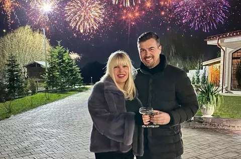 Elena Udrea a petrecut sărbătorile în orașul natal, Buzău, după mai bine de 10 ani: "Tot acasă te întorci". Cum s-a afișat alături de fiica ei și Adrian Alexandrov