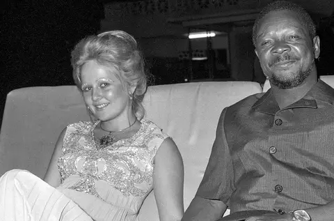 Povestea Gabrielei Drâmbă, românca care a fost căsătorită cu un președinte african și cu Gheorghe Dinică. Bijuteriile sale vor fi scoase la  licitație în București