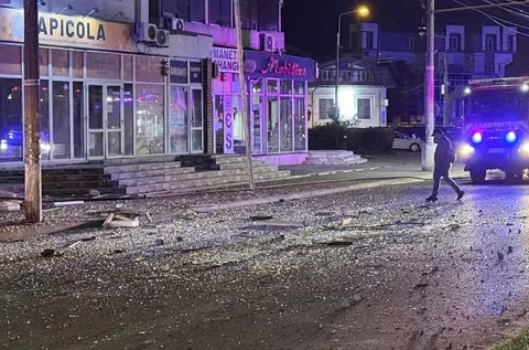 Mărturiile unor oameni din Galați, despre momentul prăbușirii dronei rusești: „Am văzut explozia din pat. E la 2 blocuri de noi. Am crezut ca e o glumă Ro-Alert”